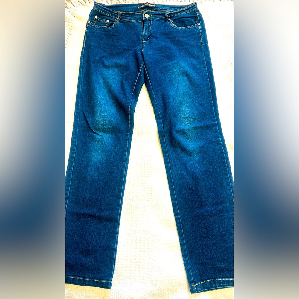 ♥️Women Medium Wash Straight Leg Cut Blue Denim